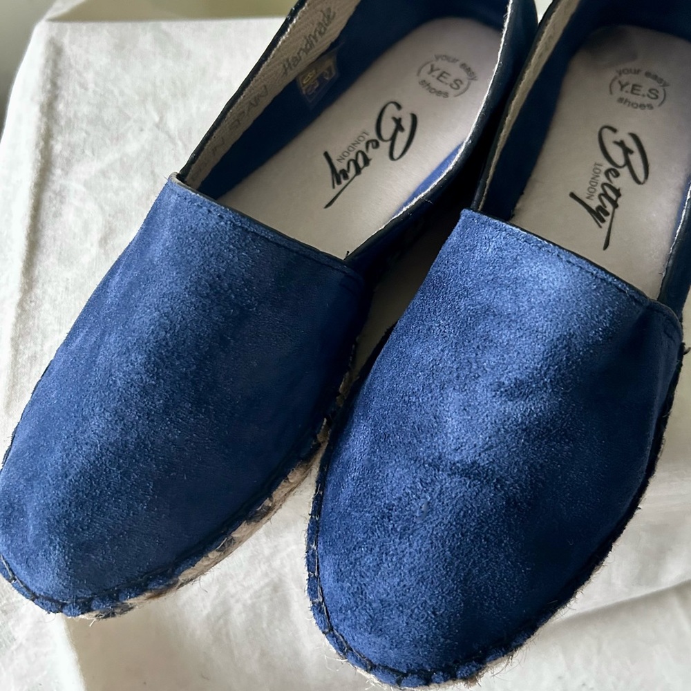 Blue Suede Shoes Betty London Navy Suede Slip-On Loafers Size 36